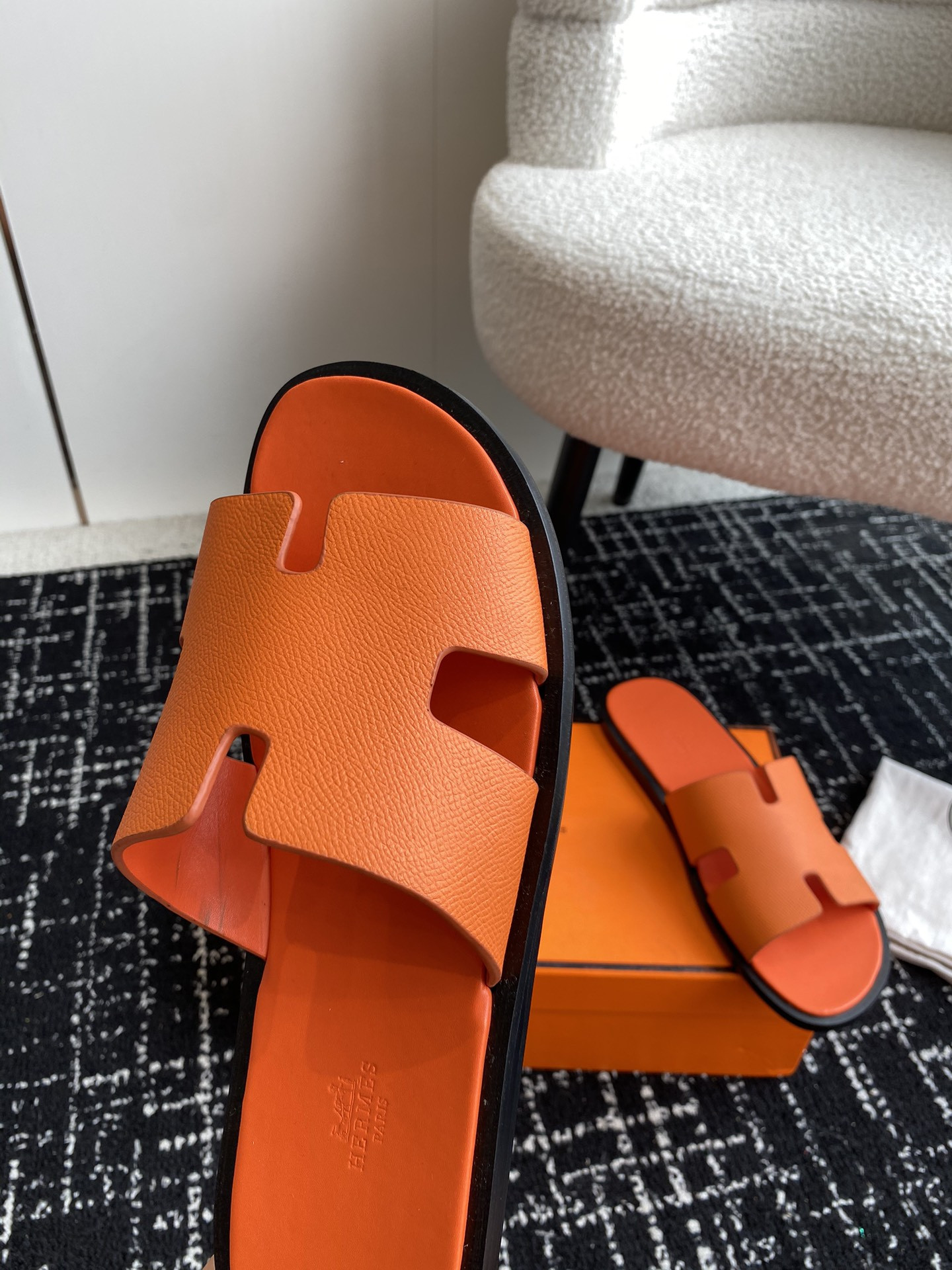 UA H**me5 Izmir sandal