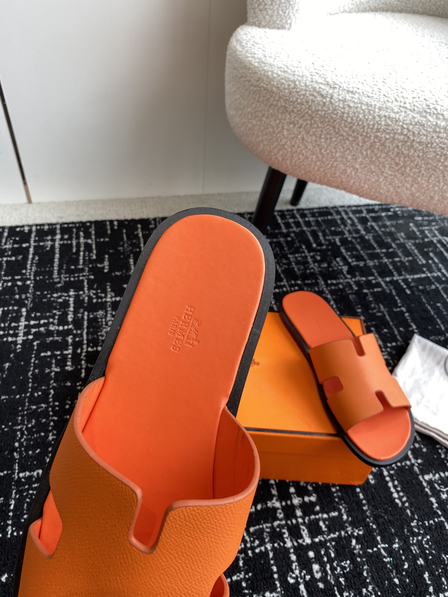 UA H**me5 Izmir sandal
