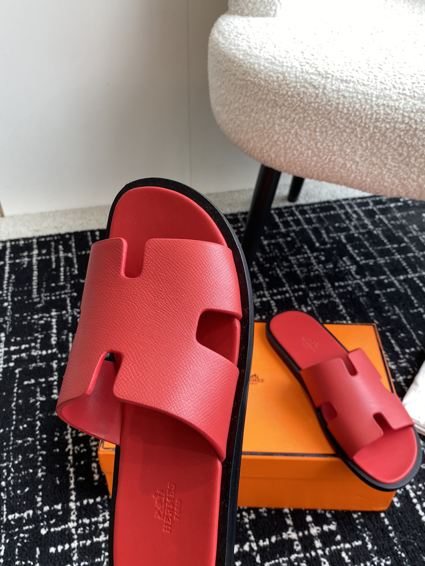 UA H**me5 Izmir sandal