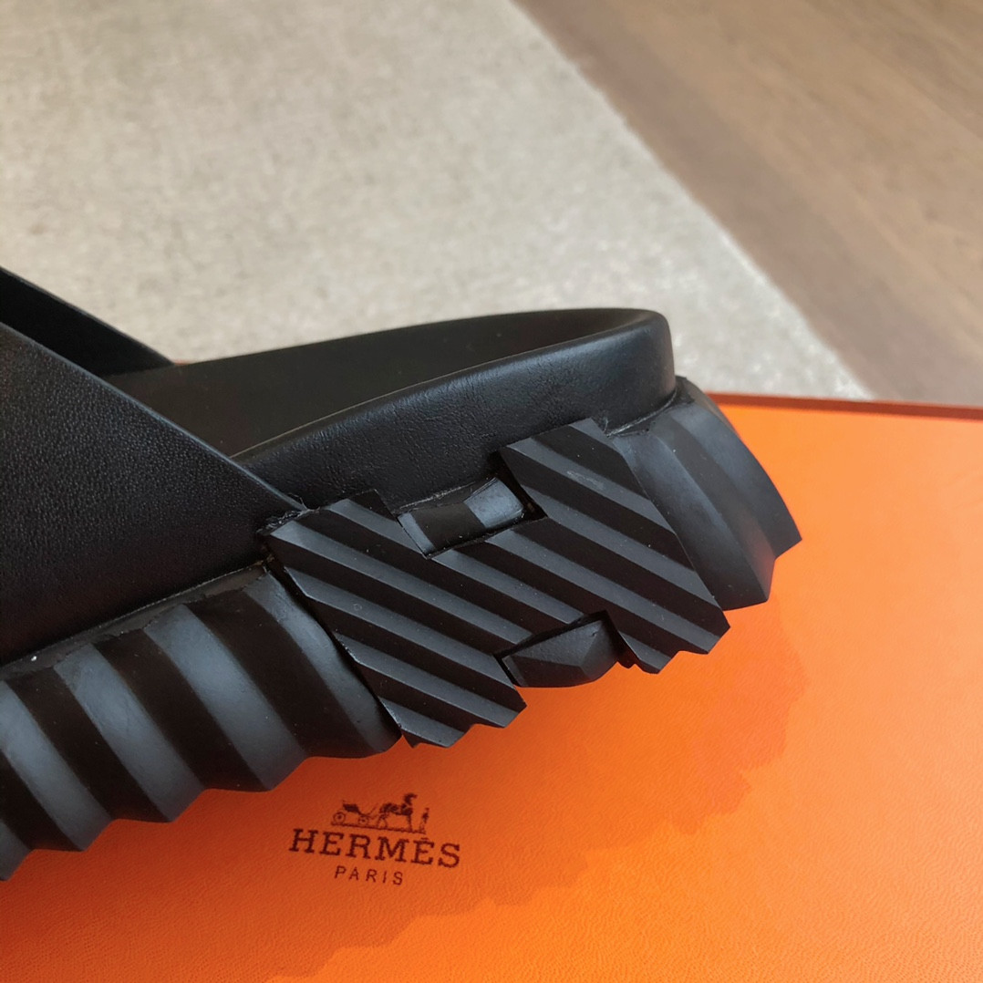 UA H**me5 Infra sandal