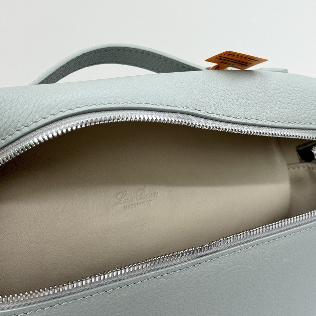 L0r0 P1ana Extra Pocket backpack L23.5 Grained Calfskin 23 x 21 x 8 cm