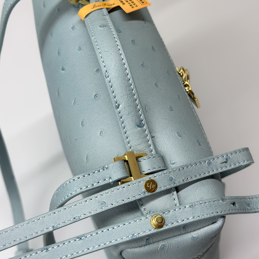 L0r0 P1ana Extra Pocket backpack L23.5 Ostrich-grained Leather 23 x 21 x 8 cm