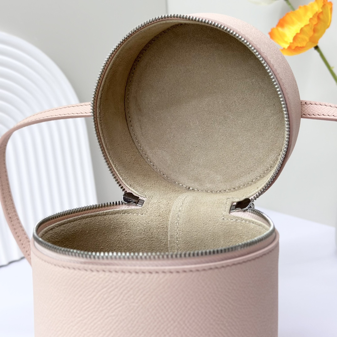 L0r0 P1ana Extra Case Textured Calfskin 12 x16 x12cm