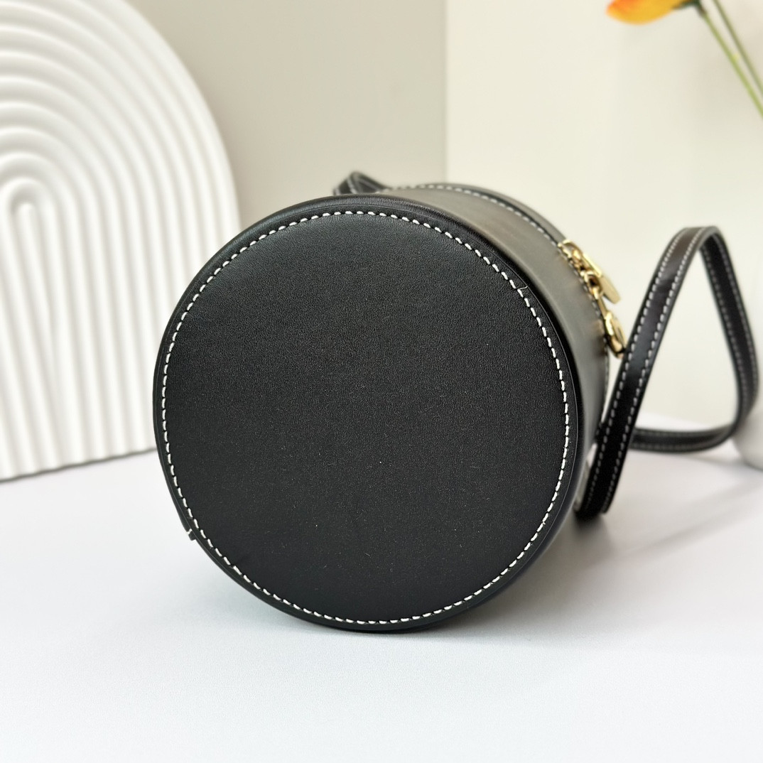 L0r0 P1ana Extra Case Smooth Calfskin 12 x16 x12cm