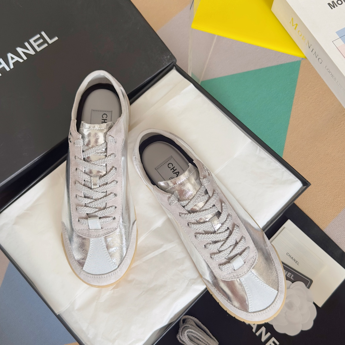 UA Ch**el SNEAKER