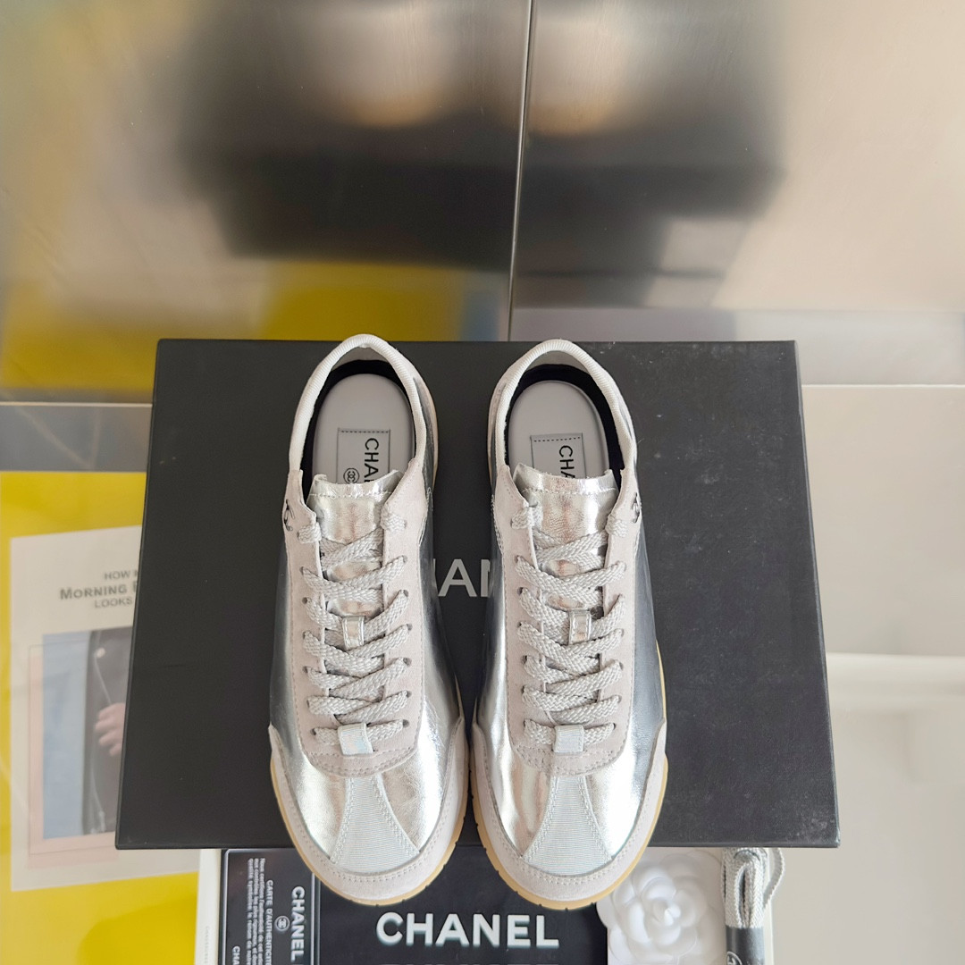UA Ch**el SNEAKER