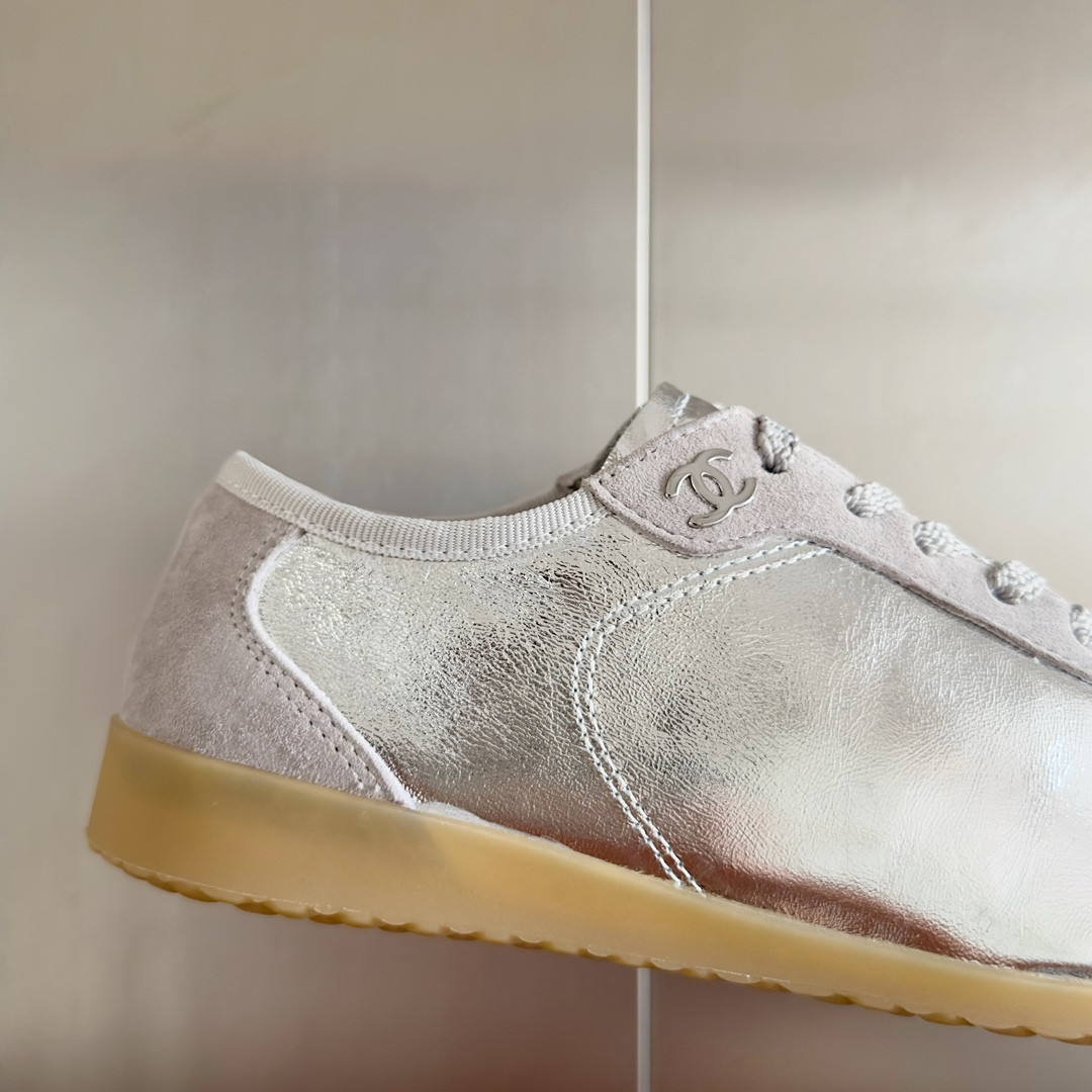 UA Ch**el SNEAKER
