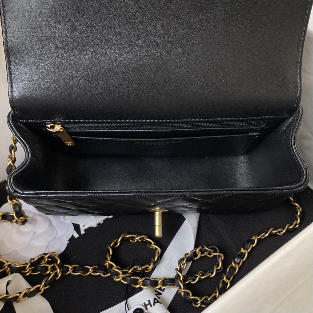 Ch**el MINI CLASSIC HANDBAG WITH TOP HANDLE 12 × 20 × 6 CM