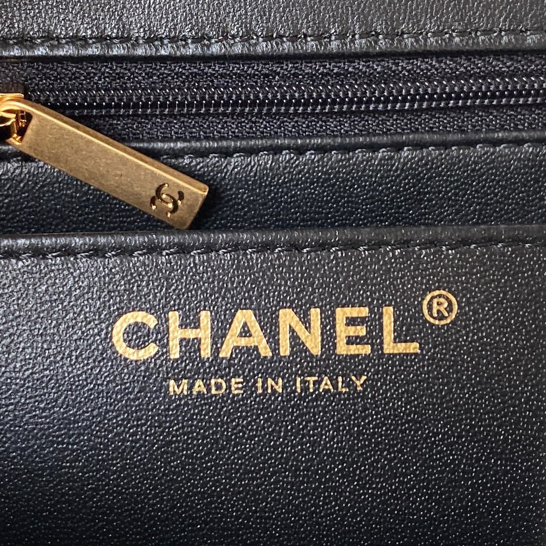Ch**el MINI CLASSIC HANDBAG WITH TOP HANDLE 12 × 20 × 6 CM