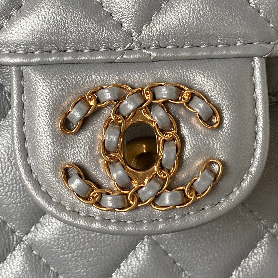 Ch**el MINI CLASSIC HANDBAG WITH TOP HANDLE 12 × 20 × 6 CM