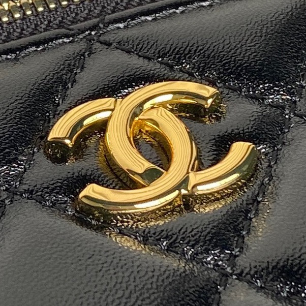 Ch**el Clutch With Chain 9.5x 17x 8CM
