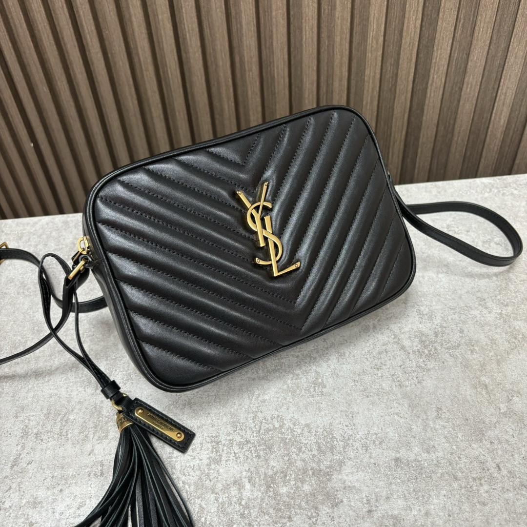 Y51 LOU camera bag in quilted leather 23x16x6cm