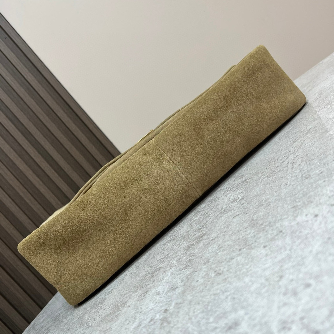 Y51 JAMIE 4.3 in suede 43x29x9cm