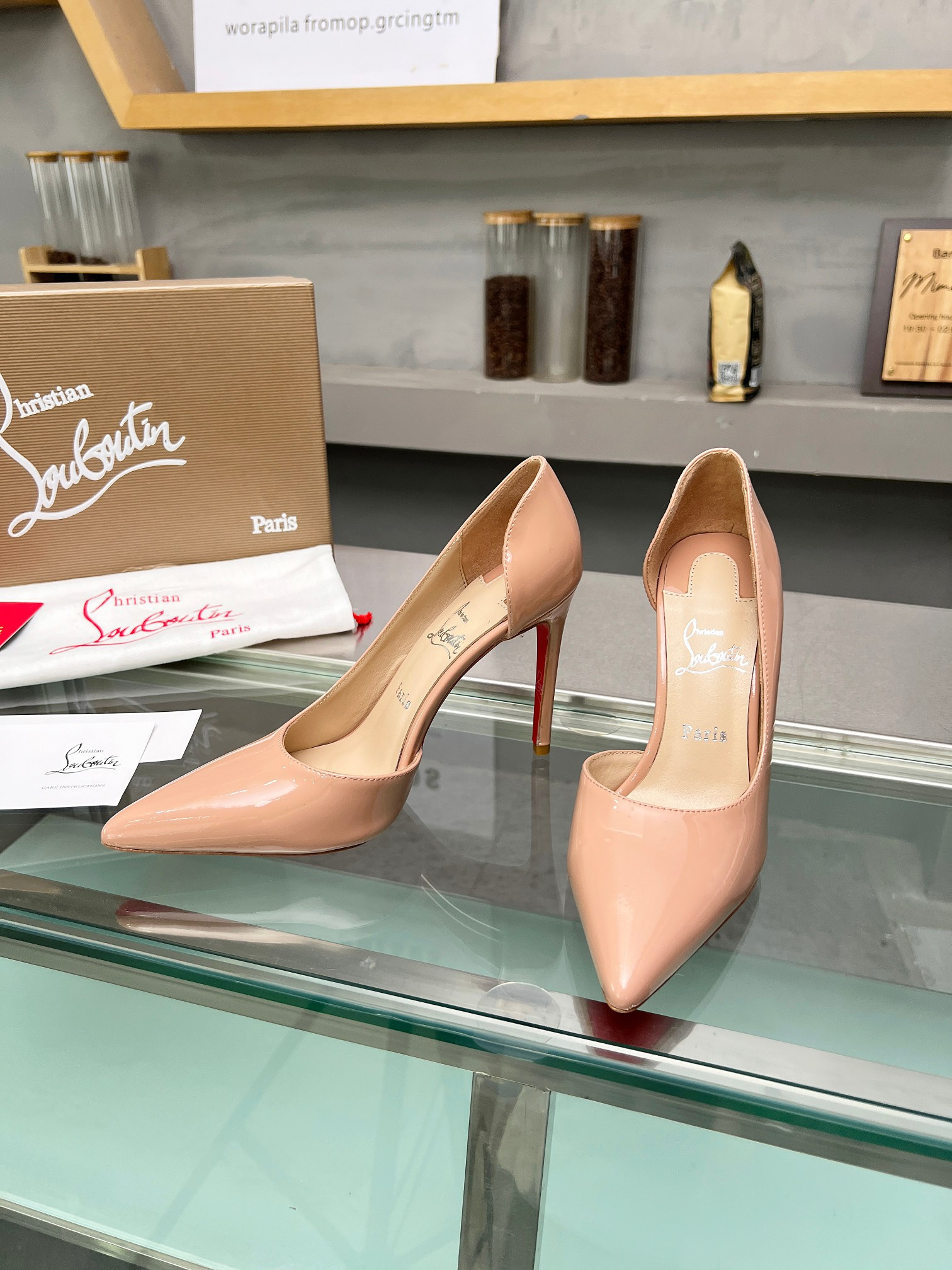 ua chr1st1an louboutin cl red-botT0m shoes