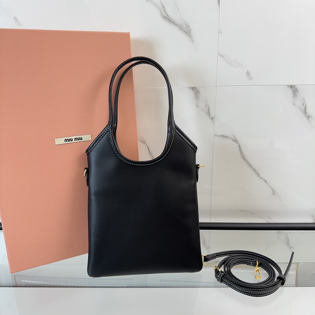 M1v M1v ivy leather handbag 20x 24 cm
