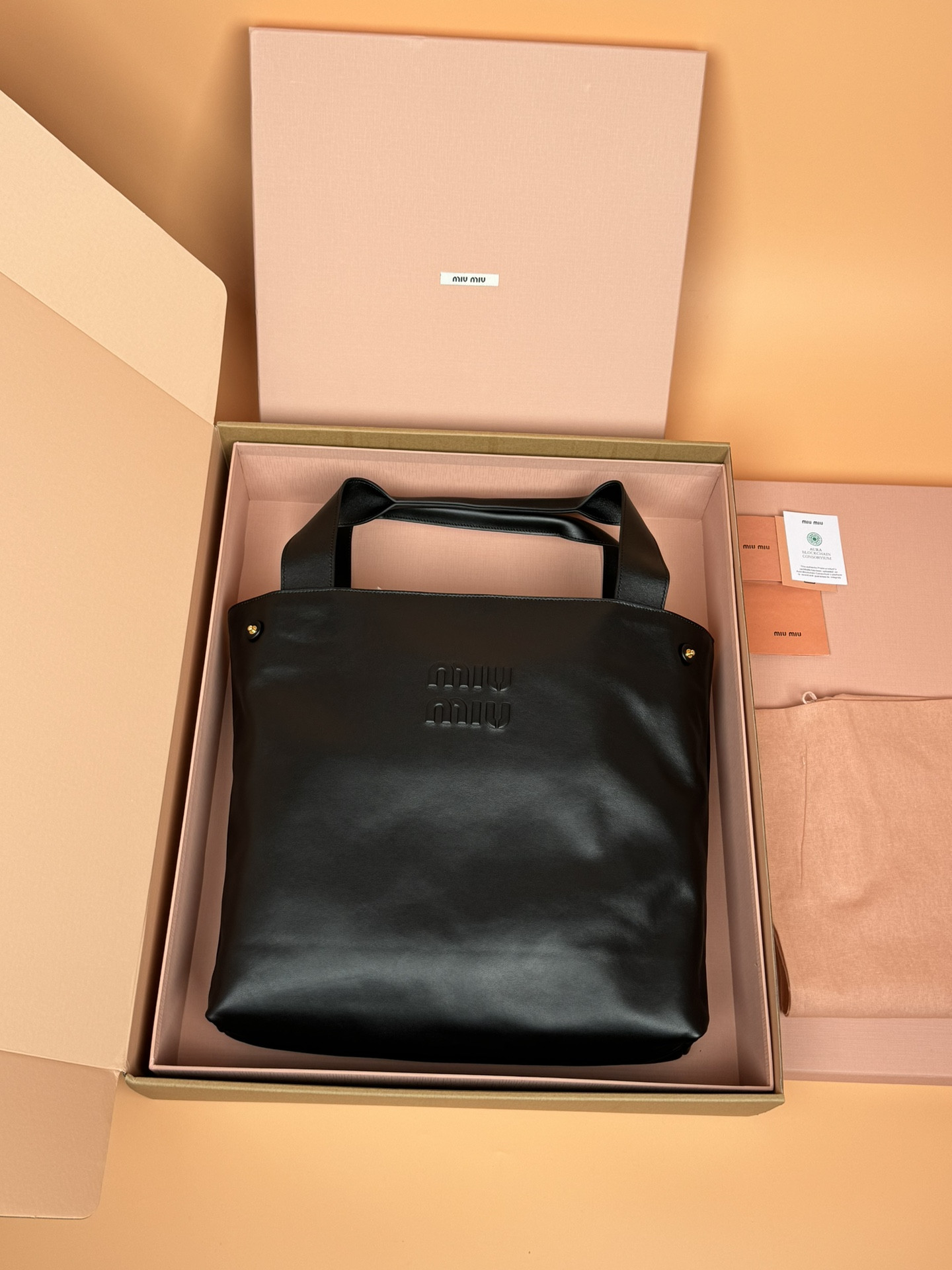 M1v M1v leather hobo bag 39x38.5x11cm