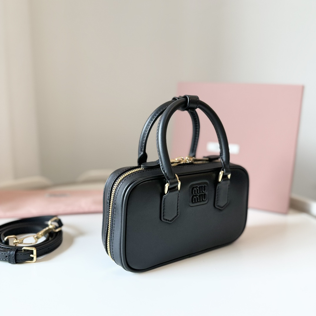 M1v M1v arcadie leather mini-bag 19x10x5cm