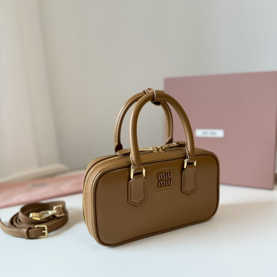 M1v M1v arcadie leather mini-bag 19x10x5cm