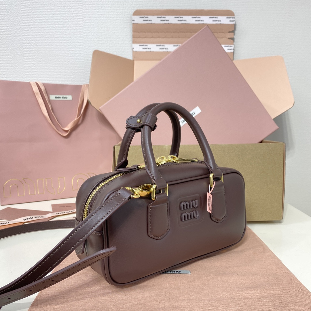 M1v M1v arcadie leather bag 10.5x22x7.5cm