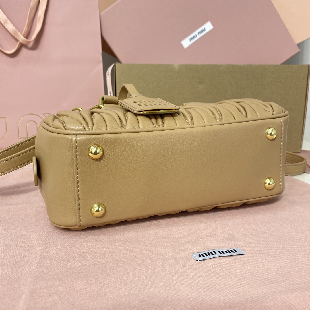 M1v M1v arcadie matelassé nappa leather bag 22x10.5x7.5cm