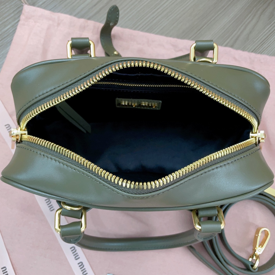 M1v M1v arcadie leather bag 10.5x22x7.5cm