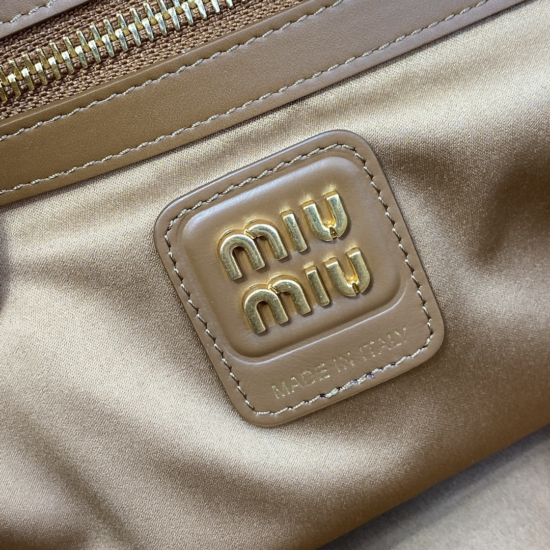 M1v M1v leather beau bag 23x34x10cm