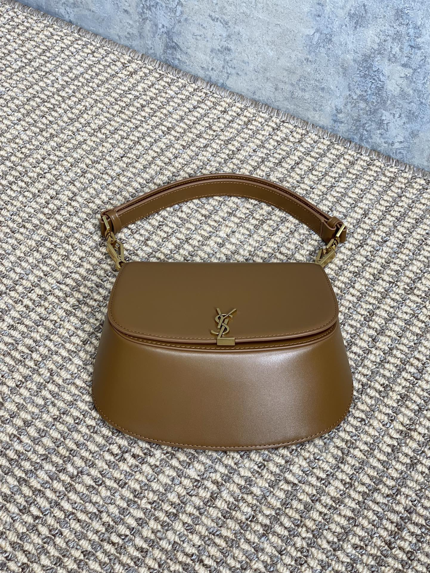 Y51 VOLTAIRE TOP HANDLE in BOX Sa1nt Lau*nt 17.5X21X8cm