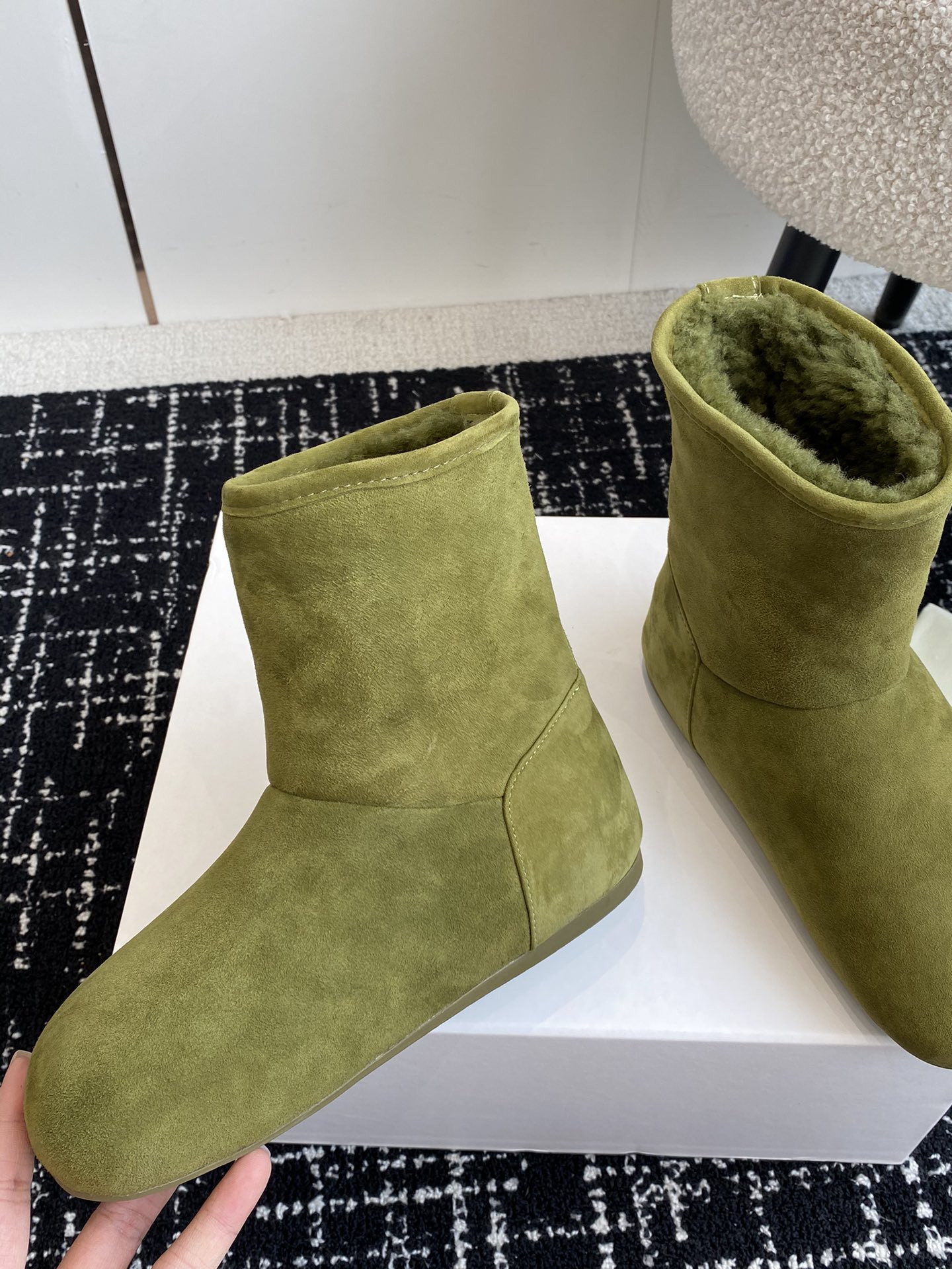 UA L0ew* Boot