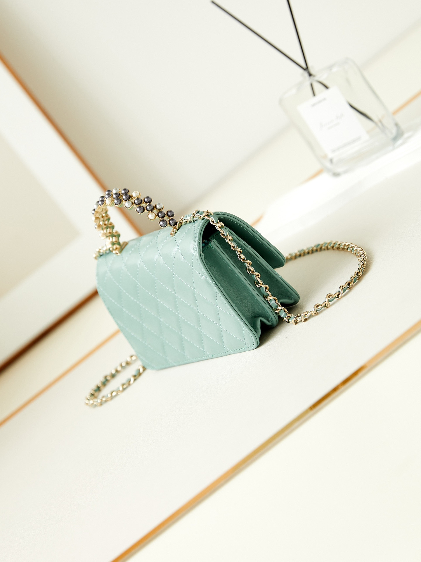 Ch**el 24P woc CLASSIC WALLET ON CHAIN 11x18.5x6cm