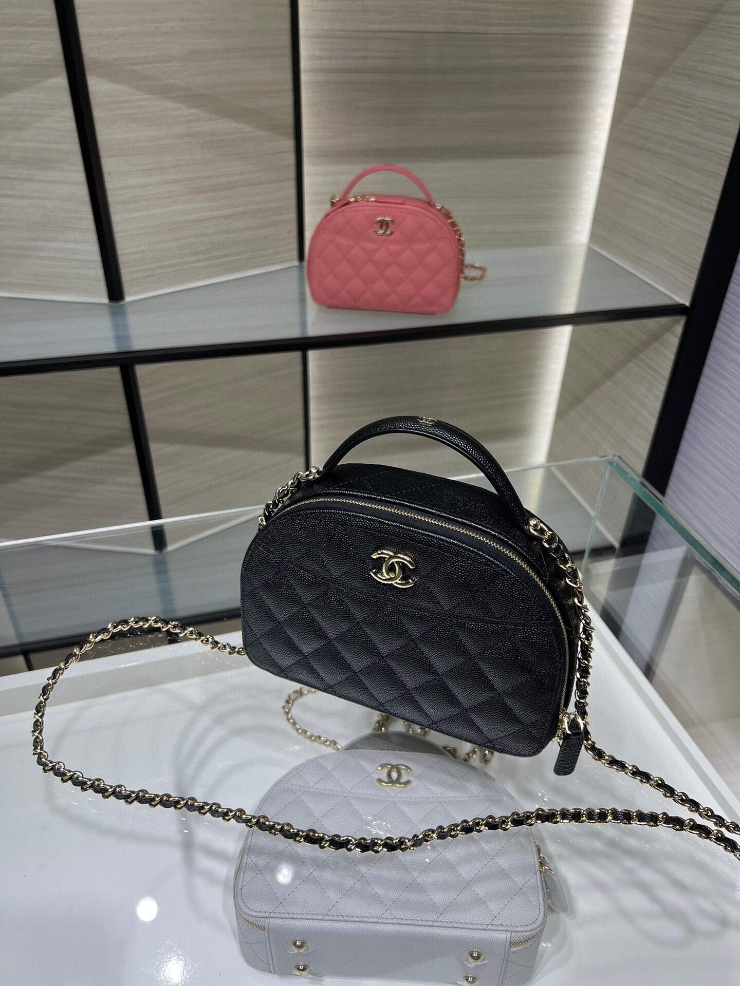Ch**el 25C Chain shell bag 18X16X6cm