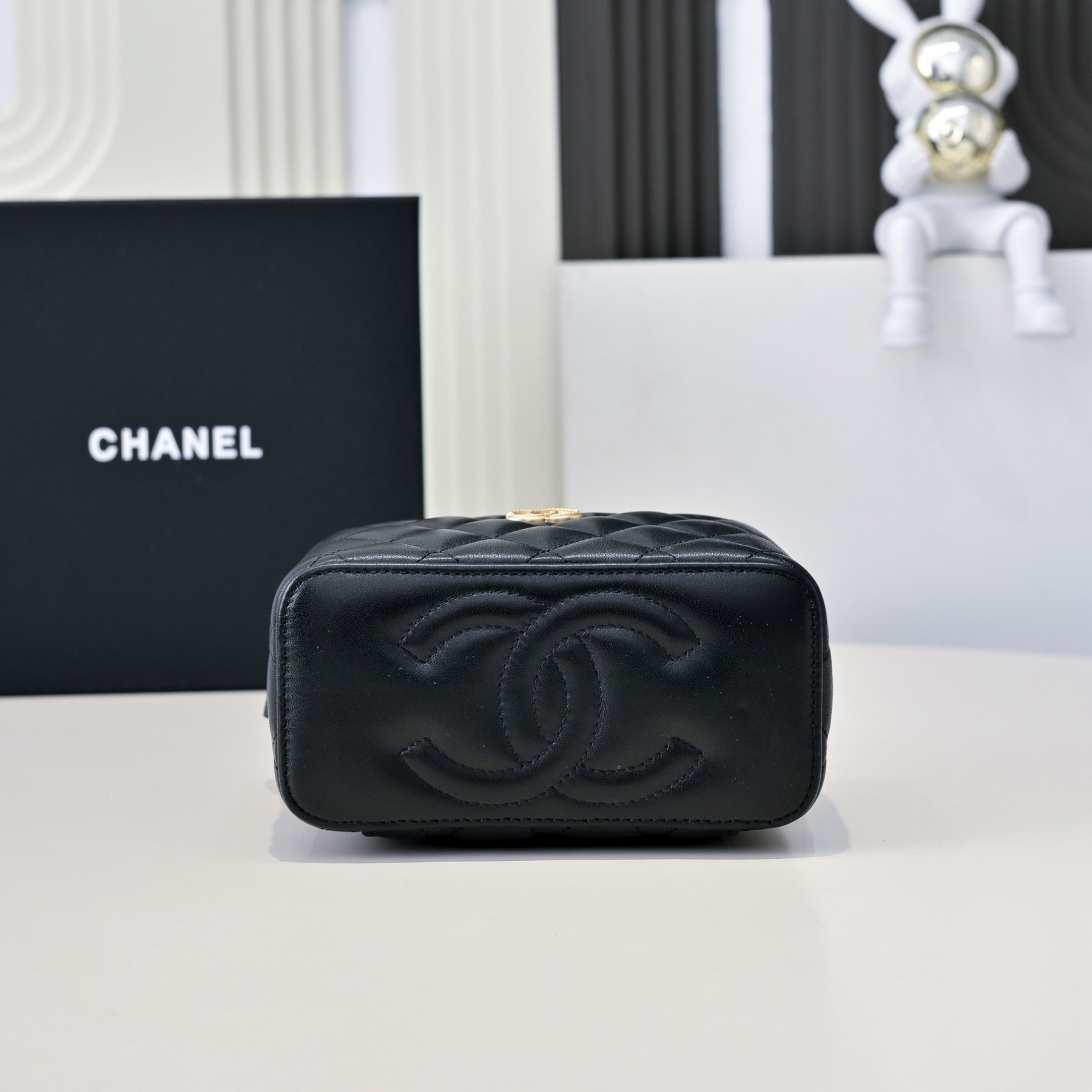 Ch**el Clutch With Chain 17cm