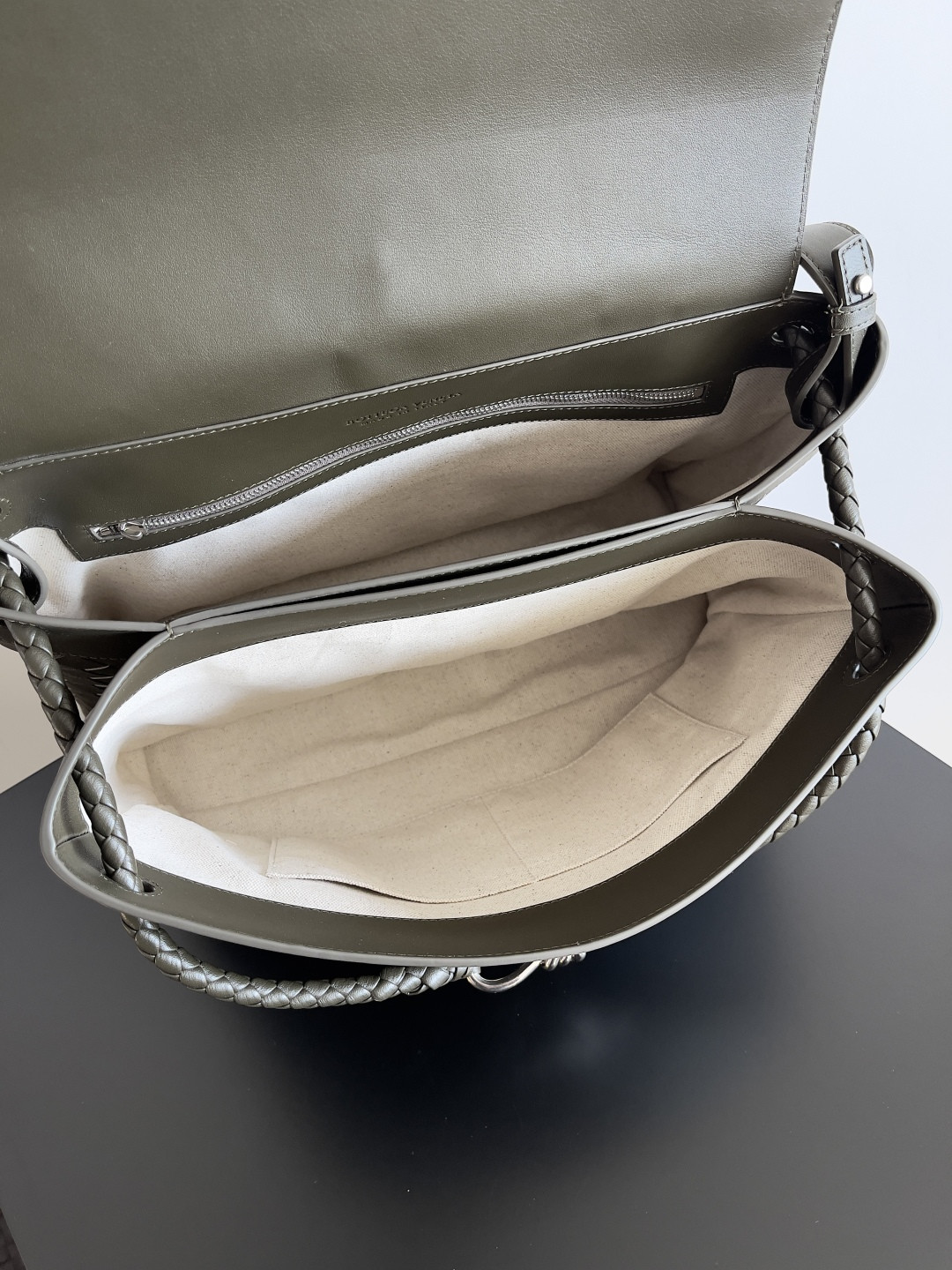 B0tt*ga Ven*ta Medium Andiamo Messenger 37x26x13cm