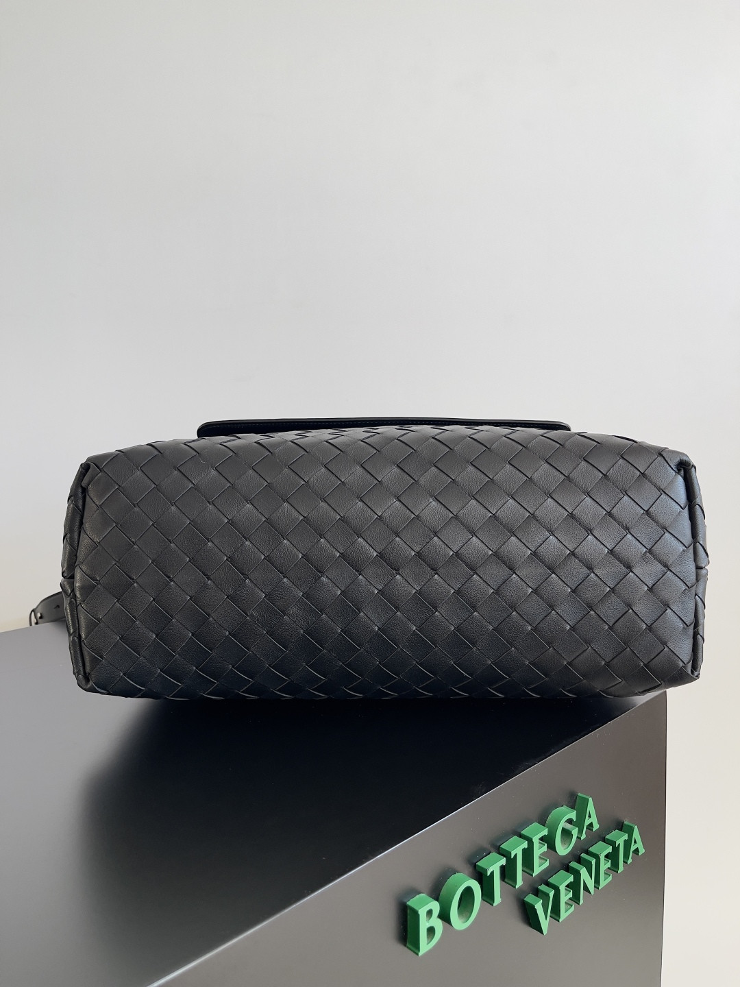B0tt*ga Ven*ta Medium Andiamo Messenger 37x26x13cm