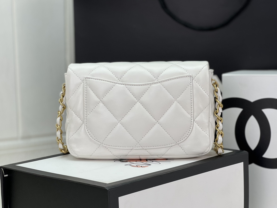 Ch**el FLAP HANDBAG CF 21x14x6cm
