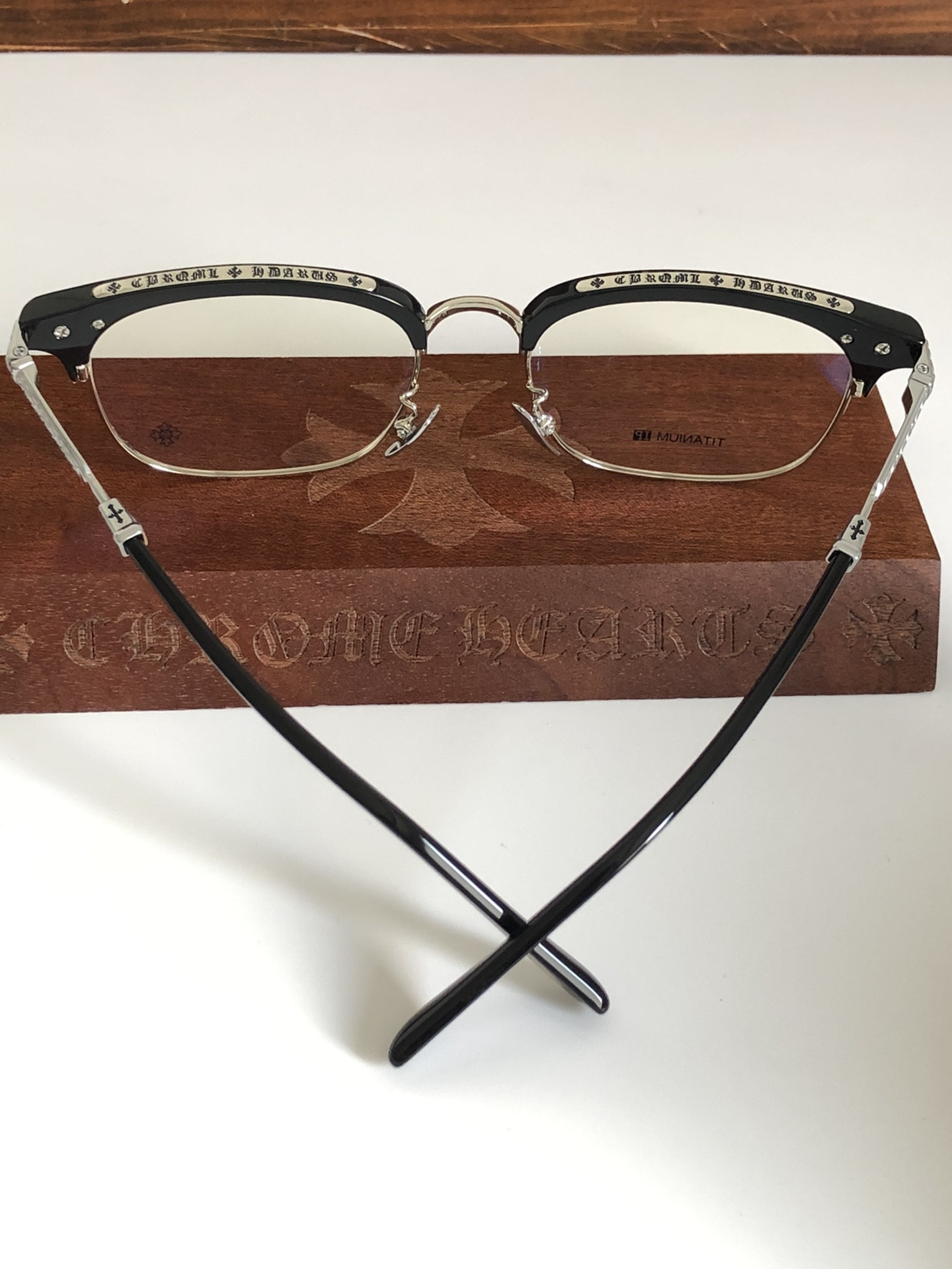 Ch*0me He**ts Glasses VERTICAL SMILE I 57-19-148