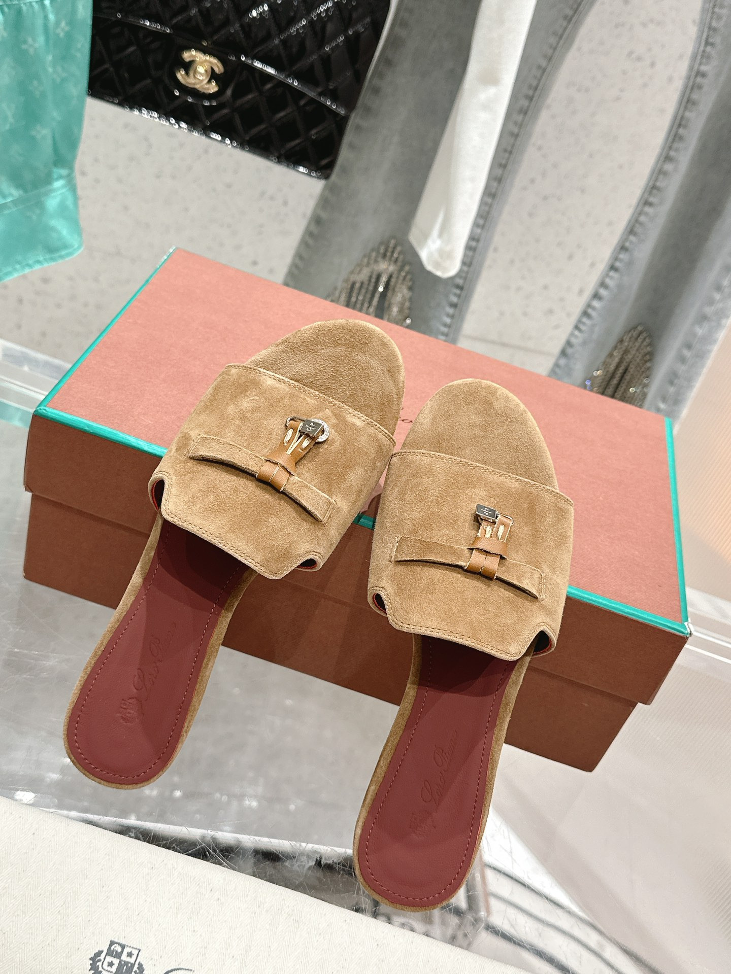 UA L0r0 P1ana Summer Charms Sandal