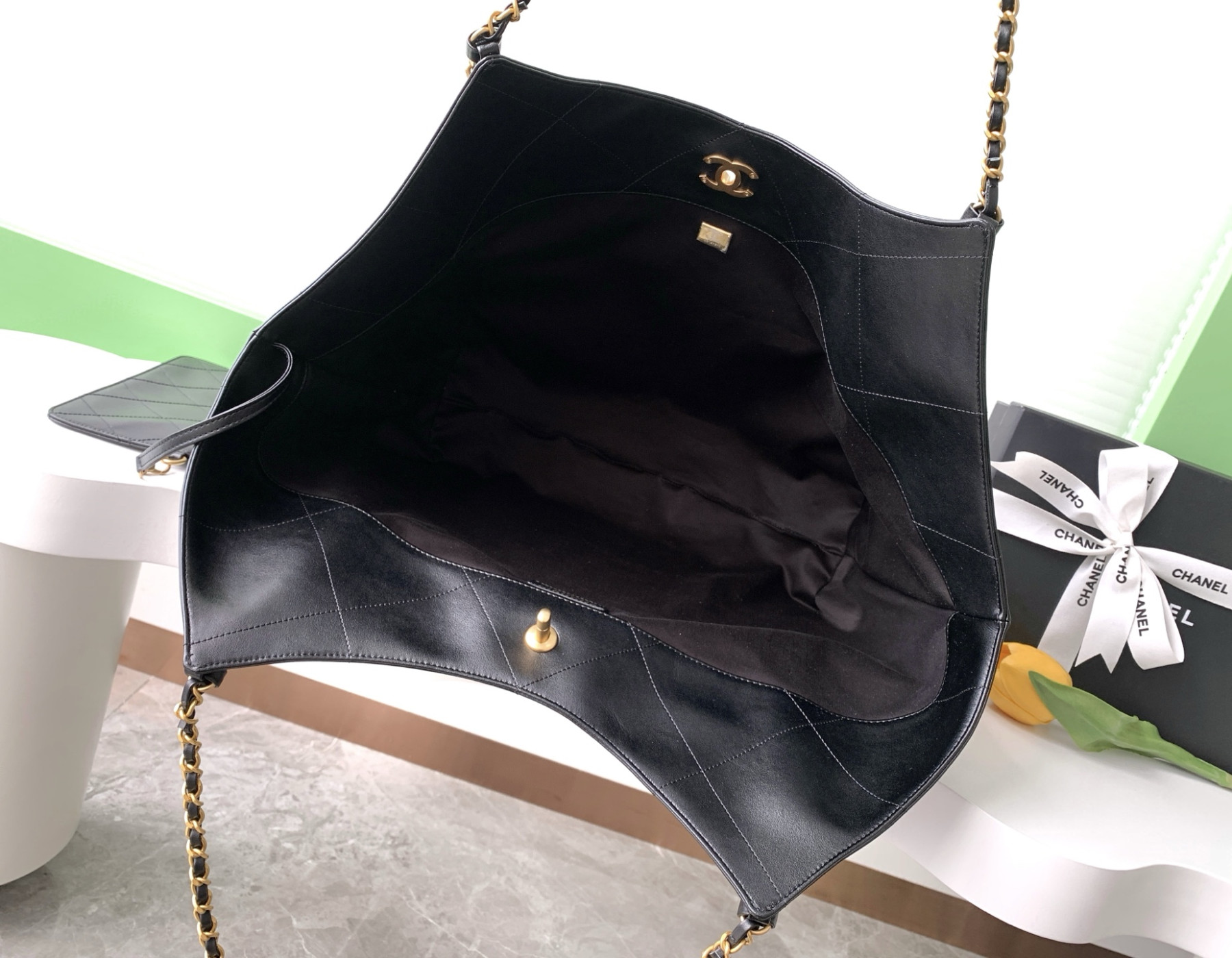 Ch**el Maxi Shopping Bag AS5463 36 x 59 x 13cm