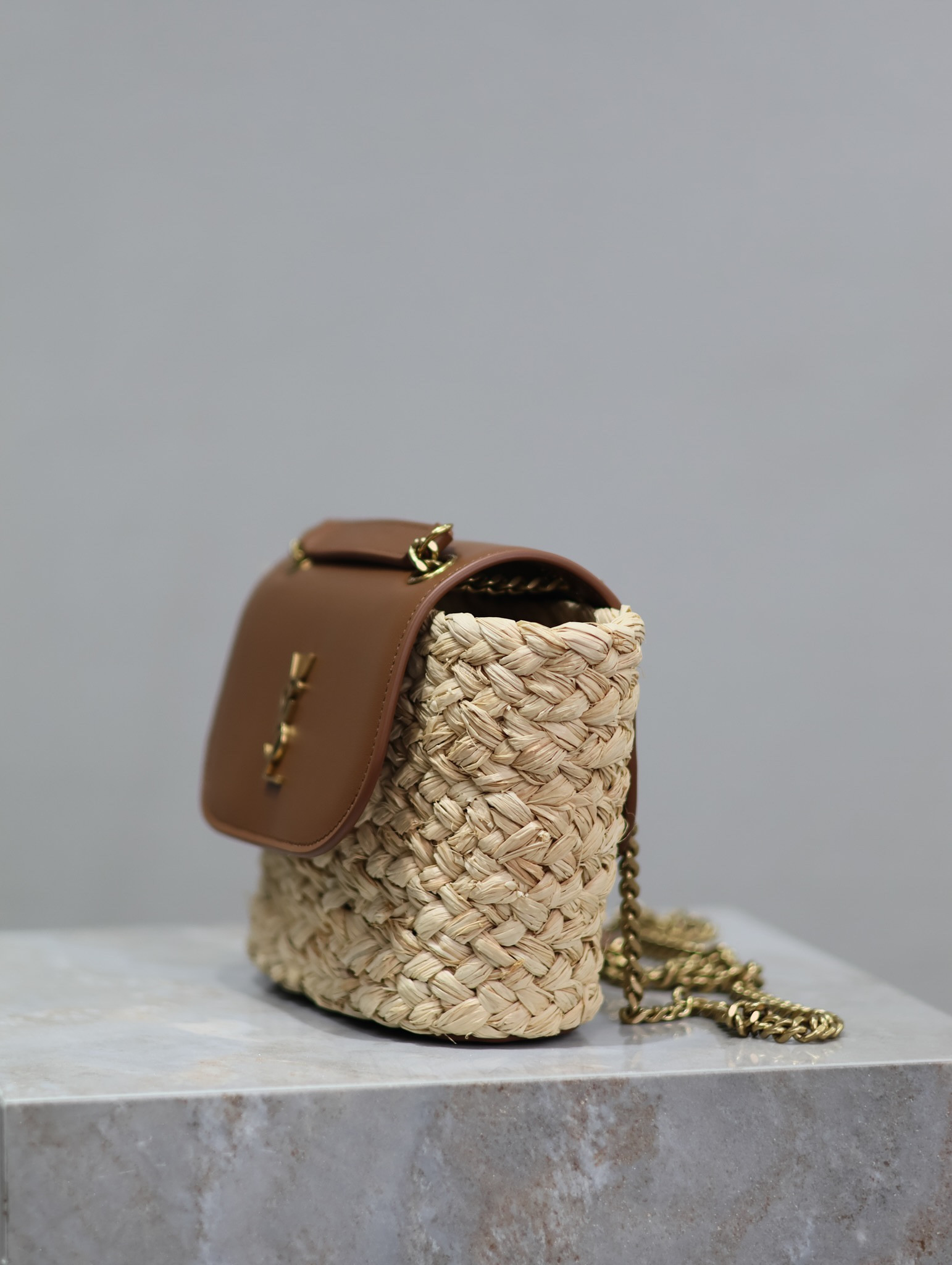 Y51 Mini manon (raffiaaged vegetable tanned leather) 774269 23x12x6cm