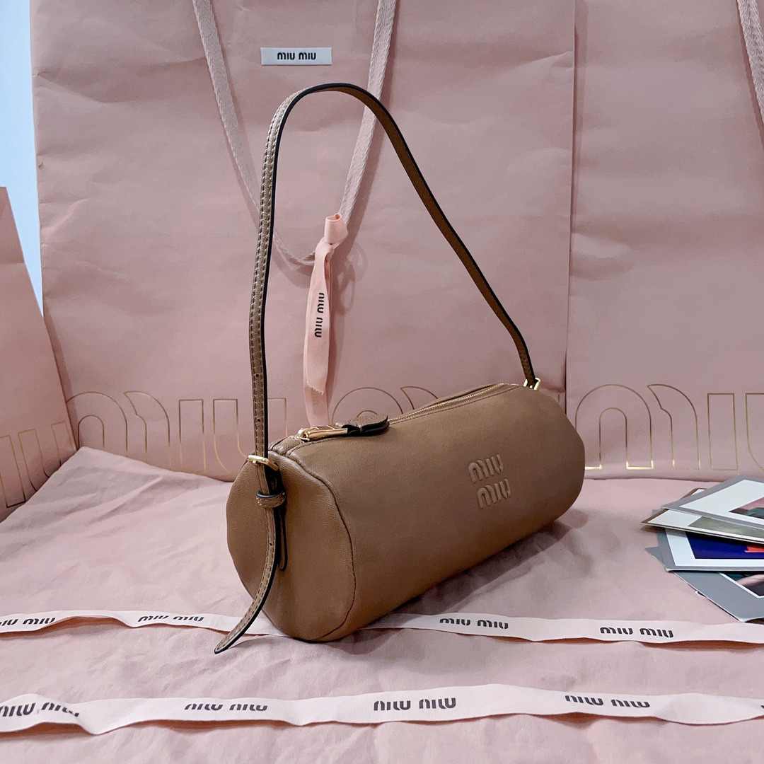 M1v M1v nappa leather pouch 22x9x9cm