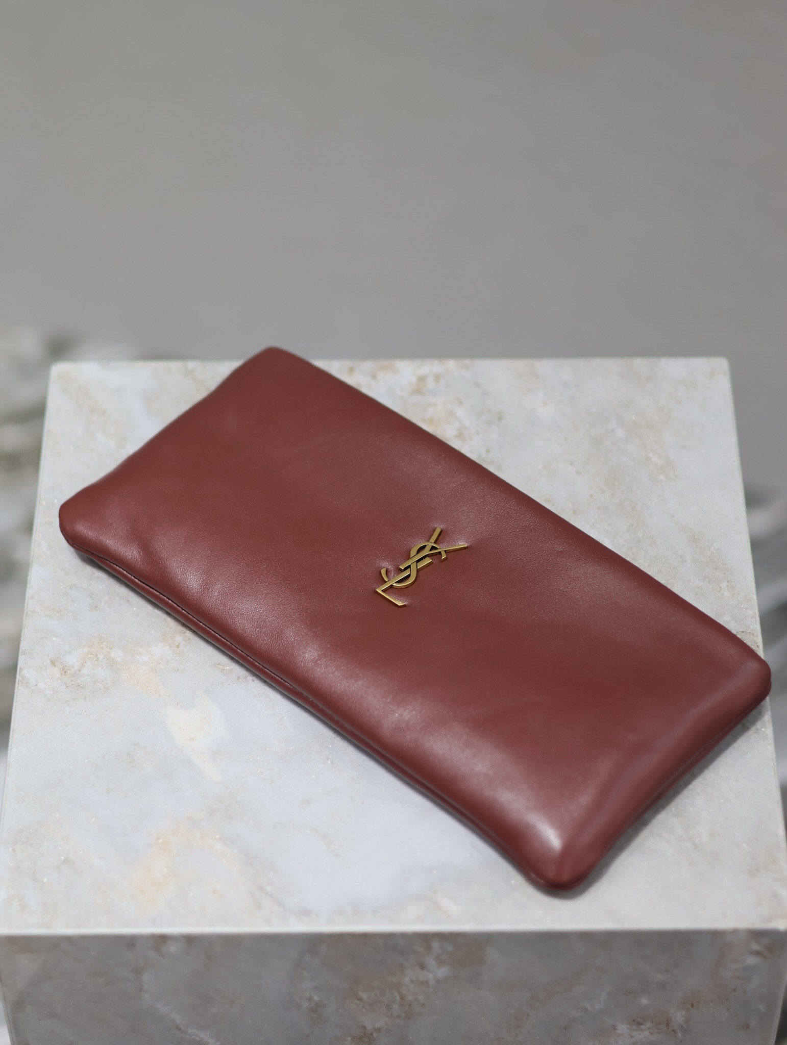 Y51 calypso long pouch in lambskin 30 x 15 x 3.5 cm