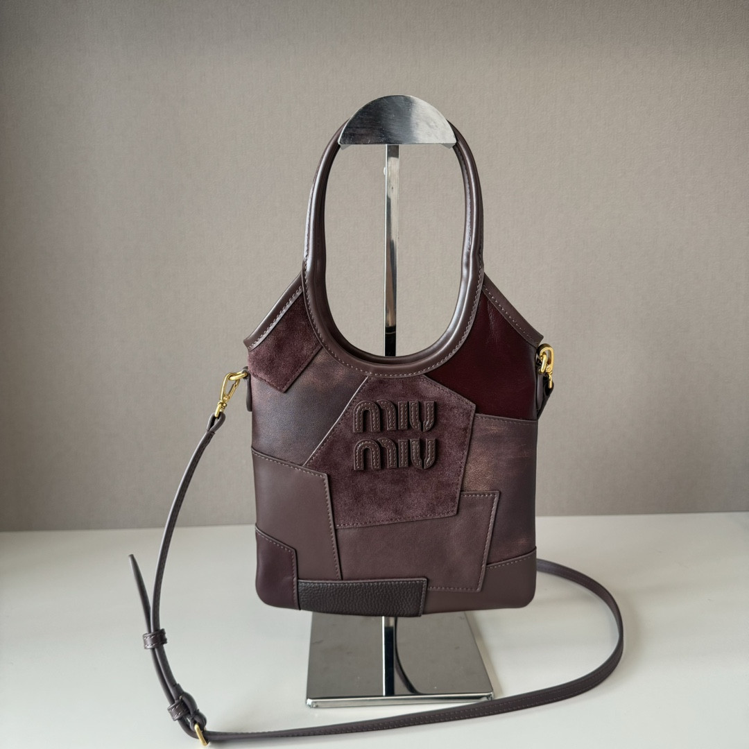 M1v M1v ivy leather handbag 24x20cm