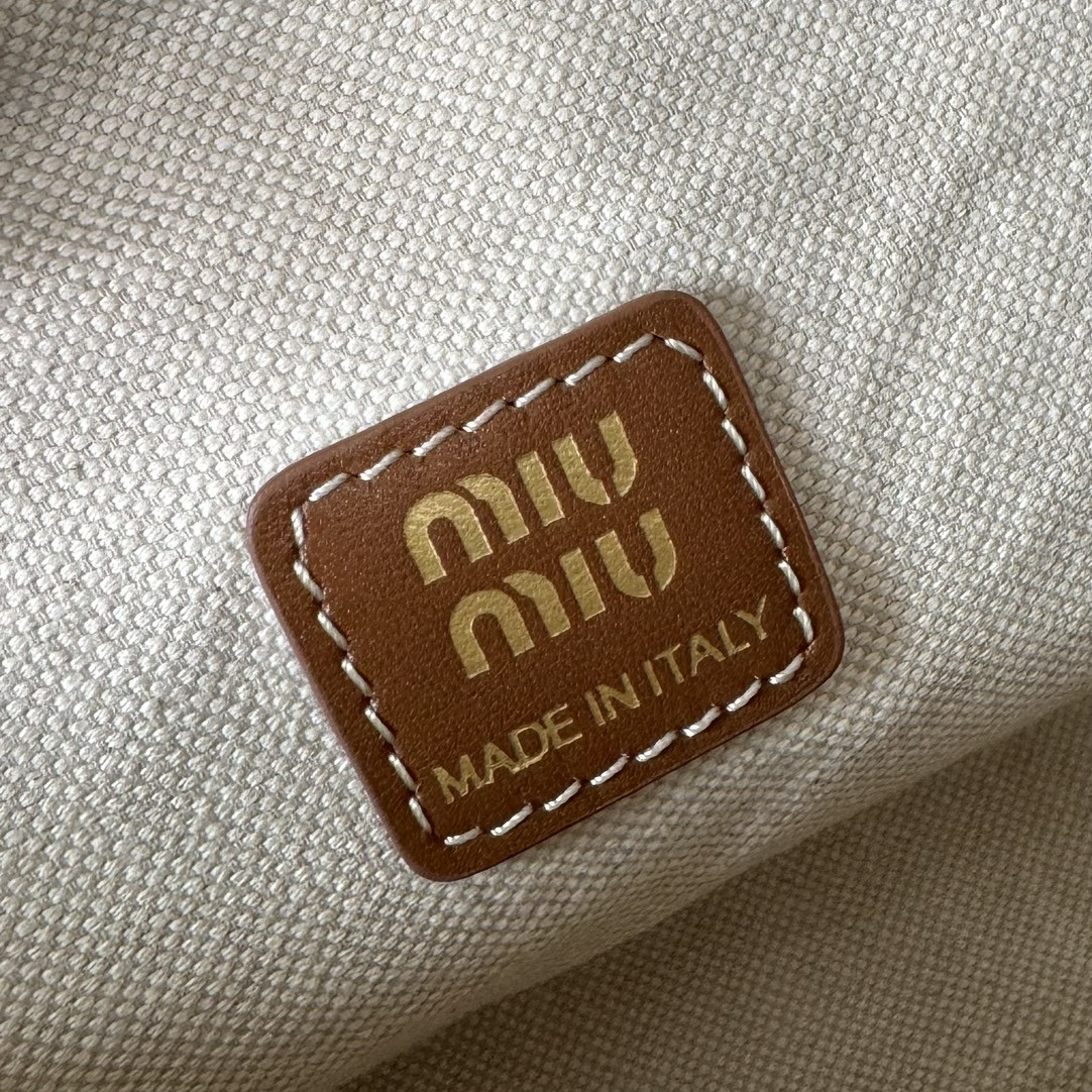 M1v M1v jacquard fabric pouch with logo 14x18.5x10cm