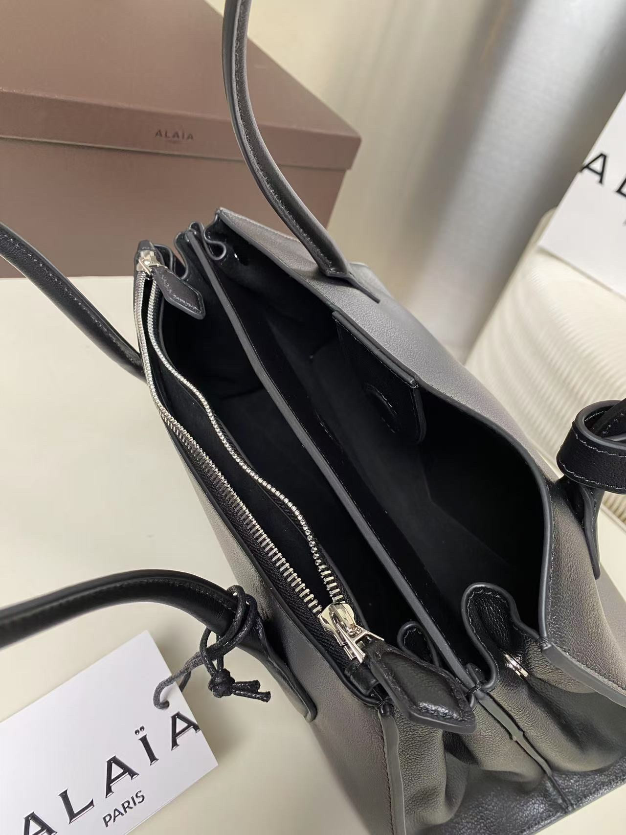 A1a1a LE TECKE Small Double-Zip Bag 32x13x15cm
