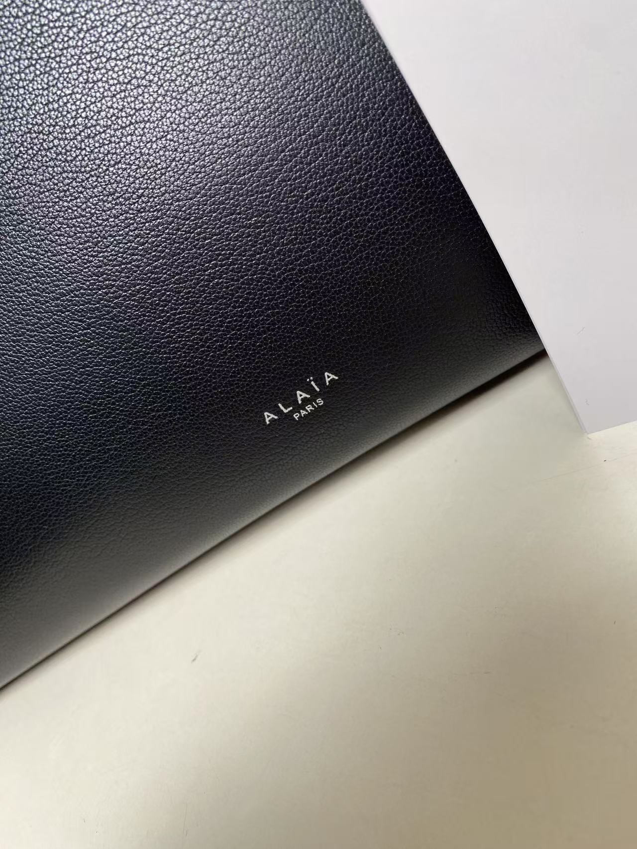 A1a1a LE TECKE Small Double-Zip Bag 32x13x15cm
