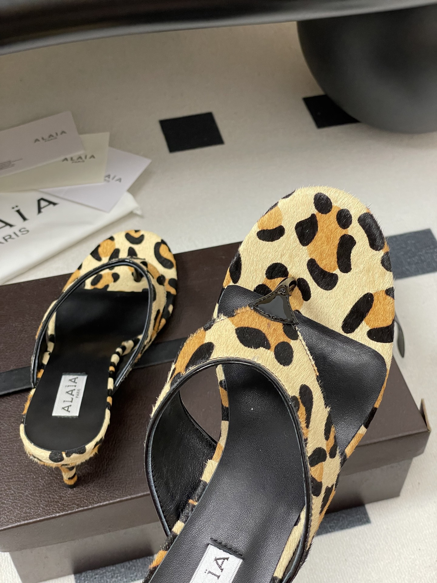 ua a1a1a triangle flat slides 5.5cm heel(cusT0mized size 7-10 days production time)