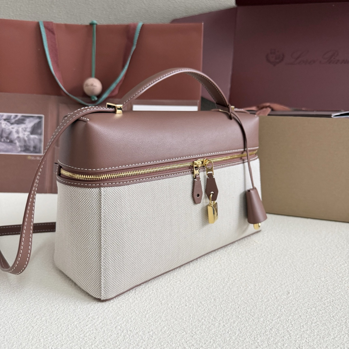 L0r0 P1ana Extra Pocket L27 16x27x10cm