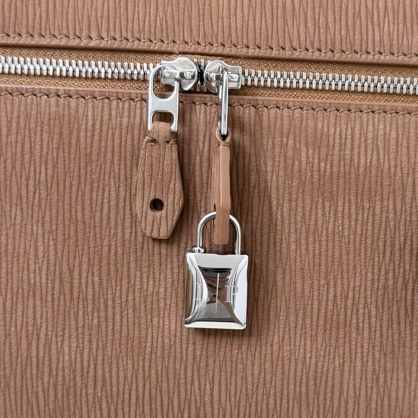 L0r0 P1ana Extra Pocket L27 16x27x10cm