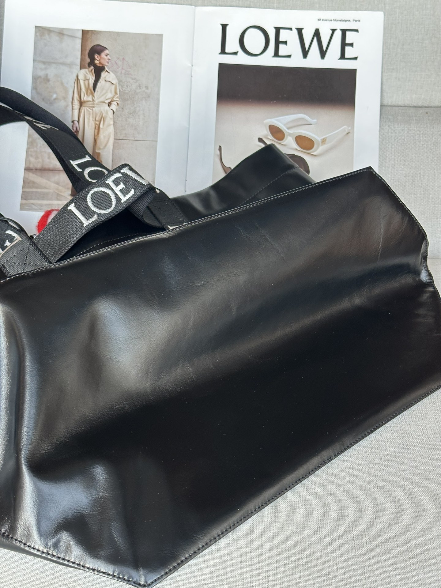 L0ew* fold shopper in paper calfskin 31x50x20cm