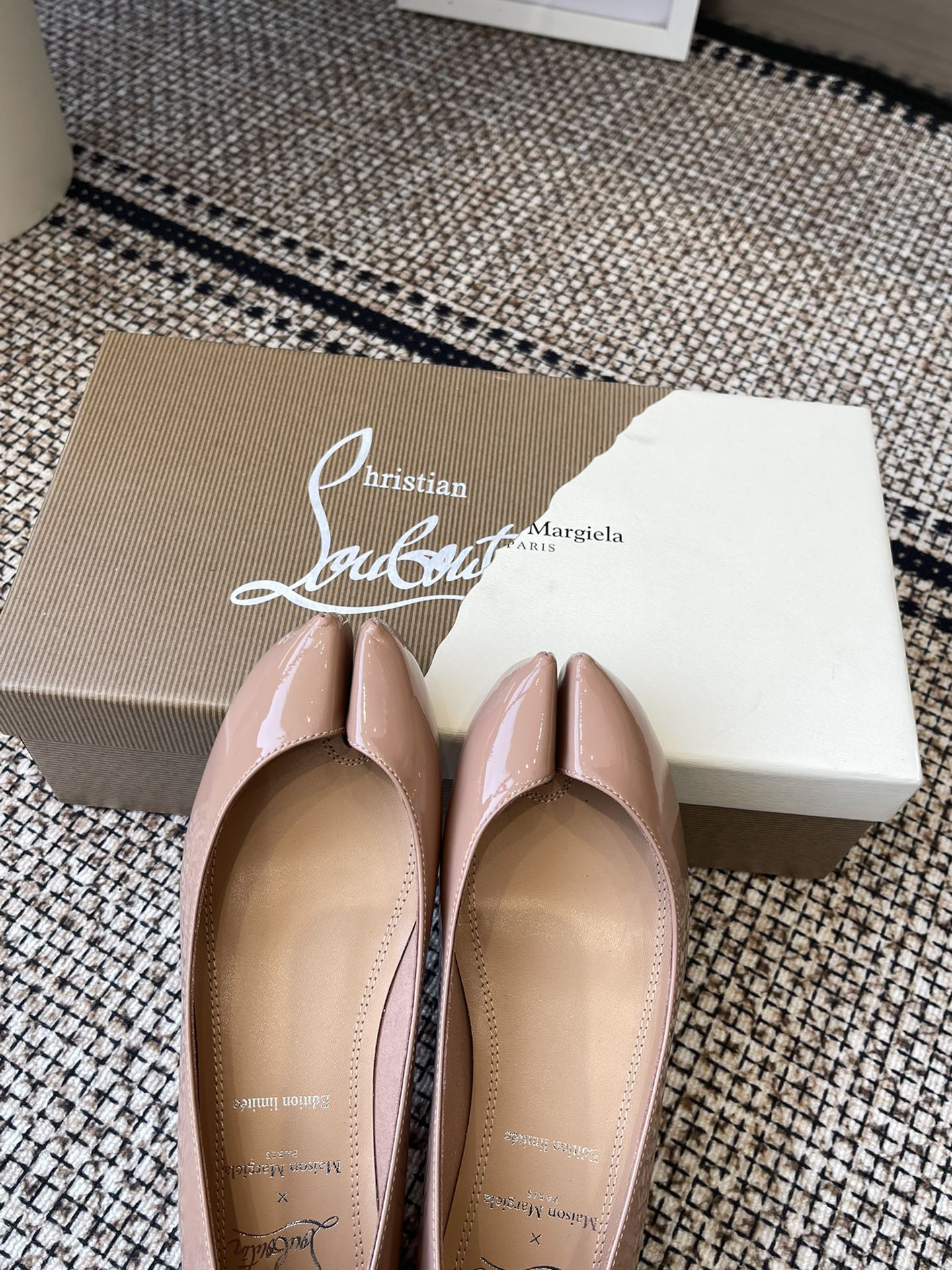 UA Chr1st1an Louboutin x Ma1s0n Marg*e1a Tabi Leather Ballet Flats