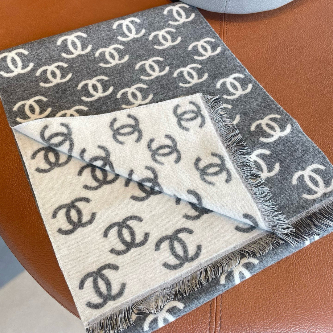 Ch**el scarf 35x180cm 95% wool 5% cashmere